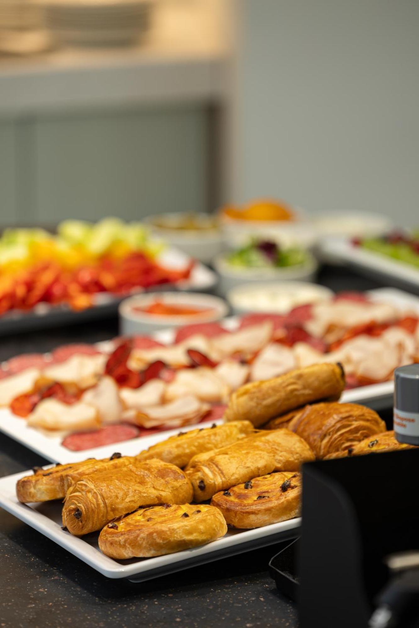 Hampton By Hilton Târgu-Mureş Zewnętrze zdjęcie